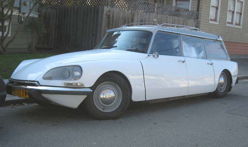 Illustration for article titled 1969 Citroƫn DS Station Wagon